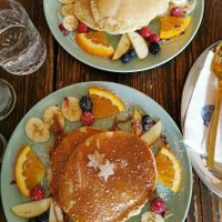 Pancakes mit Apfelmus (oben) und Lotuscreme (unten) at Marea in Rostock