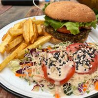 Gaia Burger   at Planeta Veggie in La Paz