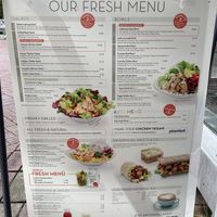 When you go into the App there are actually a couple more vegan options than are displayed on here.   at Dean & David - Lister Meile in Hannover