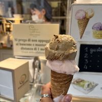 Café y pomelo veganos y delicioso   at Gelateria Della Passera in Florence