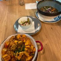Vegane Ramen- Suppe & Gebratenes Brasov mit Soja Nuggets und Weißkraut  at Vegan Garden Budapest in Budapest