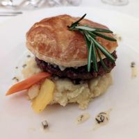 Türmchen von veganem Green-Mountain-Steak (alias Hamburger 😅) - ein Gedicht!! at Schlossrestaurant Habsburg  in Habsburg