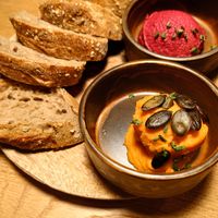 Paprika- und Rote-Bete-Dip at Ox&Ehrlich in Lermoos