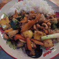 Mixed vegetables with cashews at Full Moon in Dublin
