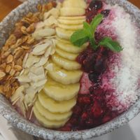 Smoothie bowl at ANNIE Sweetery & Eatery in Koh Samui