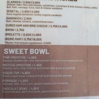 Sweet bowls and vegan pancakes at ECO DEL MAR in Blanes