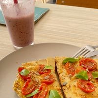 Tostada de hummus clásico   at ECO DEL MAR in Blanes
