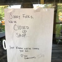 Closed sign at Eklecticafe in Moab