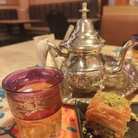 Tè final con baklava at La Mano de Fátima in Santander