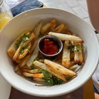 Pommes frisch  at Varuna Plant-Based Food & Juice Bar in Manuel Antonio