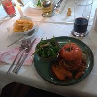 Tomatenbürger mit Pommes at Restaurant Rössle in Calw