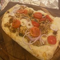 Tuna and onion pizza  at Raparossa  in Pezze Di Greco