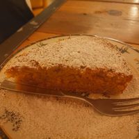 Torta di carote e mandorle at Raparossa  in Pezze Di Greco