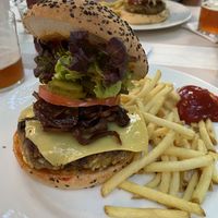 “ idont remember the name” burger at Bellaverde in Mallorca