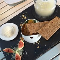 Smokey cheese, chutney, beer icecream as starter (10€) at Bellaverde in Mallorca
