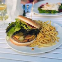 Burger with crispy seaweed... at Bellaverde in Mallorca