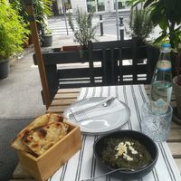 Aloo palak with garlic naan. at Curry Lounge in Bergamo