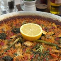 Vegan paella at Entonces in Marbella