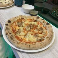 Hawaii and white pie pizzas  at Pizza Cosi in Budapest