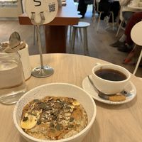 Oatmeal and coffee   at Oats Day Long in Antwerpen