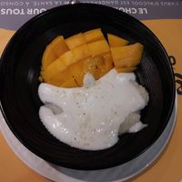 Riz gluant à la mangue / Sticky rice with mango at Brasserie Saigon in Paris