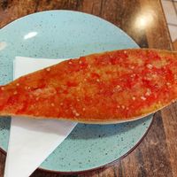 Toast tomate y aceituna (tomato and olive oil) : a good simple classic at Elvira 81 in Granada