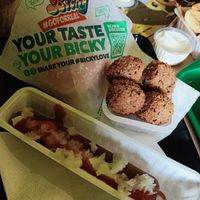 Vegetarian: burger, frikandel and bitterballen at Friterie Au Chat l'Heureux in Houffalize