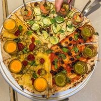 Pizza giardino vegana  at La Piedigrotta Varese in Varese
