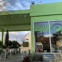 Outdoor seating at Sagebrush Cafe in Quartz Hill