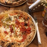 Pizza vegetaria and ice tea at Pizzarte in Tirana