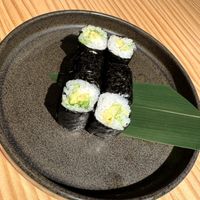 Avocado hosomaki with vegan cheese at Unsushi in Valencia