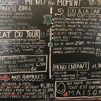 Next to some vegetarian options they offer a large number of traditional dishes from this region. So’perfect to go to if there are both vegetarians & non vegetarians in your part at Café du Nord in Arnay-le-duc
