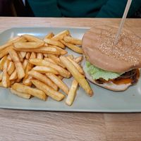 Hambúrguer - Beyond meat at Paladares Vegan in Braga