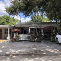 Front of store at Ozona Pizza in Palm Harbor