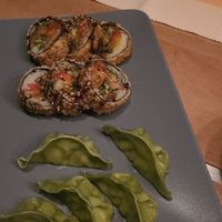 Veganes Gyoza und vegane crunch Roolen mit Avocado etc at Miu Sushi in Berlin