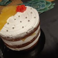 Pinapple cake at Coronados Panaderia Pasteleria & Take Away in Valencia