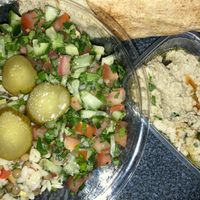 Gemischter Salat, Baba Ghanoush und Laffa  at Zaituna in Neuss