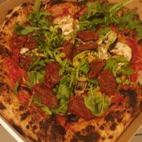 Vegan rustica pizza at Strada del Goethe in Munich