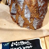 😋 at 395 Bakery in Seoul