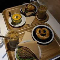 Vegan sandwiches (one saatensemmel and one laugenzopf), pumpkin soup (so good!) and coffee latte (they don’t have espresso tho, so it’s drip coffee with oat milk)  at 395 Bakery in Seoul