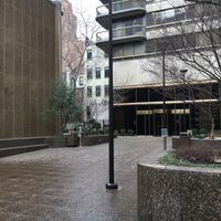 Park with places to sit and eat (but no table) across the street (NW corner of 61 and 3rd Ave)  at Juice Island in New York City