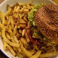 Avocado burger at Les Super Filles du Tram in Brussels