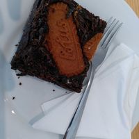 Amazing chocolate and Biscoff brownie (July 2023) at Laughing Llama Coffee & Bistro in York