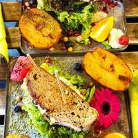 Green Burger und Falafel Burger at Earth Bowls in Heidelberg