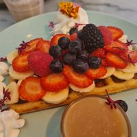 Waffle with fruit, coconutsauce and cream at Anita Cakes in Mallorca