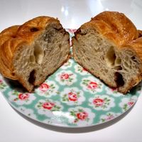 Cinnamon bunterior #Veganuary at Dark Room Chocolate in Norwich