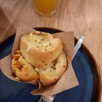 Pizzaschnecke Thunfisch Zwiebel at Impact Café  in Cologne