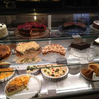 Kuchenauswahl Januar 2022, 5 vegane Kuchen / 5 vegan Cakes at Stück Vom Glück in Berlin