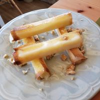 Vegan cheese sticks with agave jam at Oak Food Beer & Wine in Coimbra