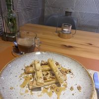 Vegan cheese sticks with agave syrup  at Oak Food Beer & Wine in Coimbra
